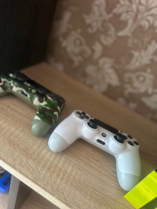 Продам Плейстейшн 4