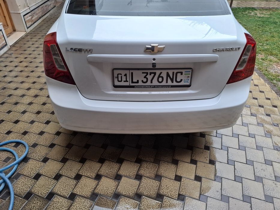 Срочно продаётся автомобиль Lacetti в отличном состоянии