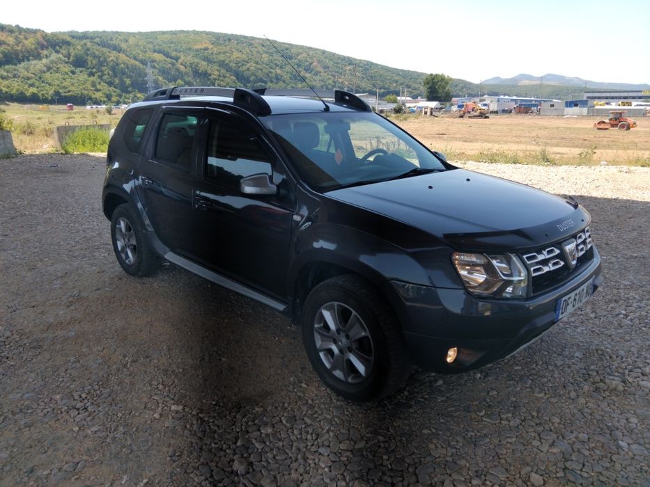 Vând Dacia Duster