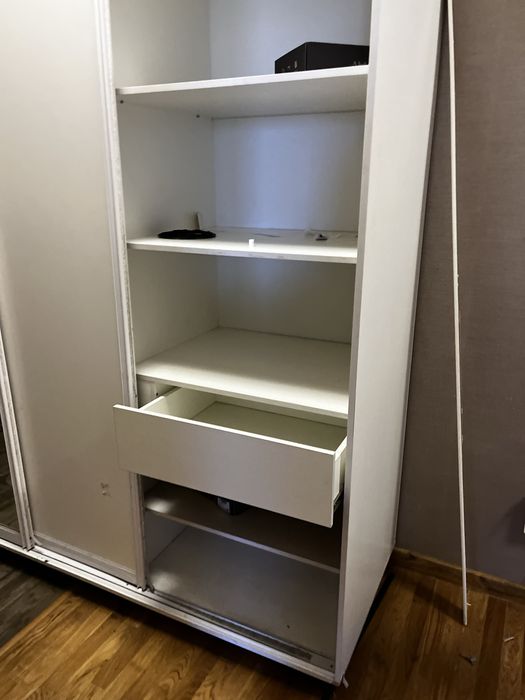 Продам прихожий шкаф