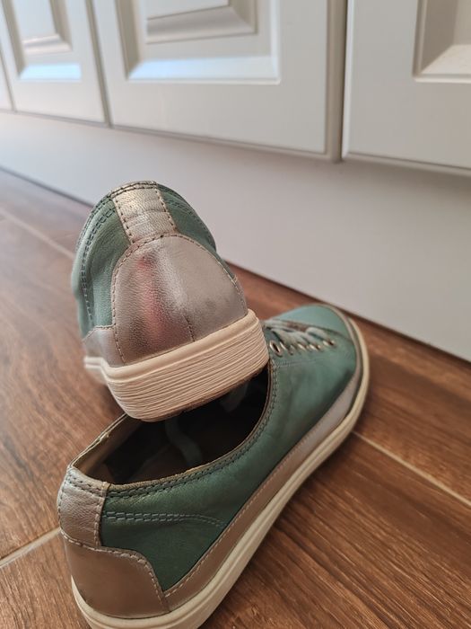 Sneaker low Caprice 35.5