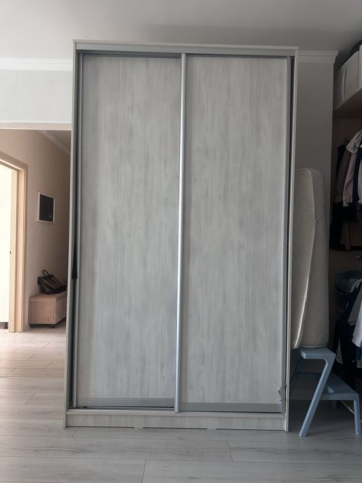 Шкаф- купе для одежды