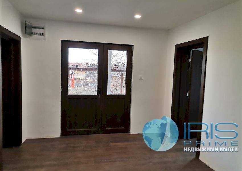 Продава се Къща в с. Осмар, Област Шумен - 226 кв.м за 553 €/кв.м - Снимка #8