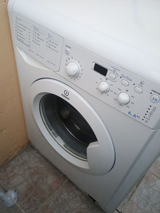 Mașină de spălat rufe clasa AA îndesit 187W