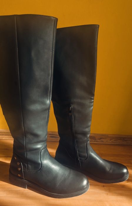 Дамски черни ботуши