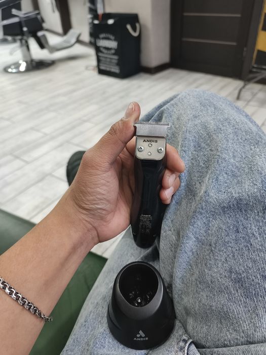 Триммер для окантовки для стрижки.