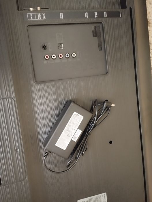 Samsung 32. Не смарт. В отличном состоянии.