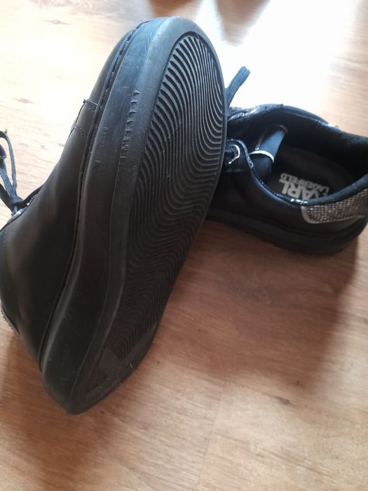 Продавам три чифта обувки втора употреба в комплект