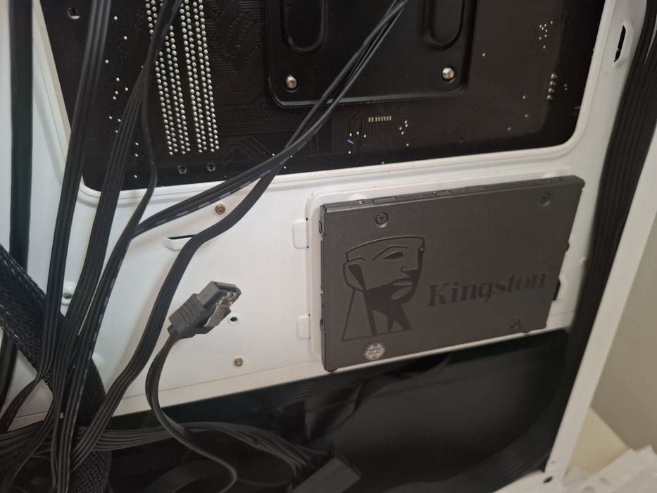 Unitate White tower cu  ryzen5 3400G
