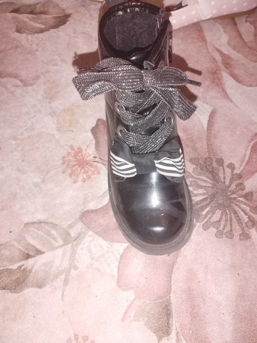 Детски боти эа момиче