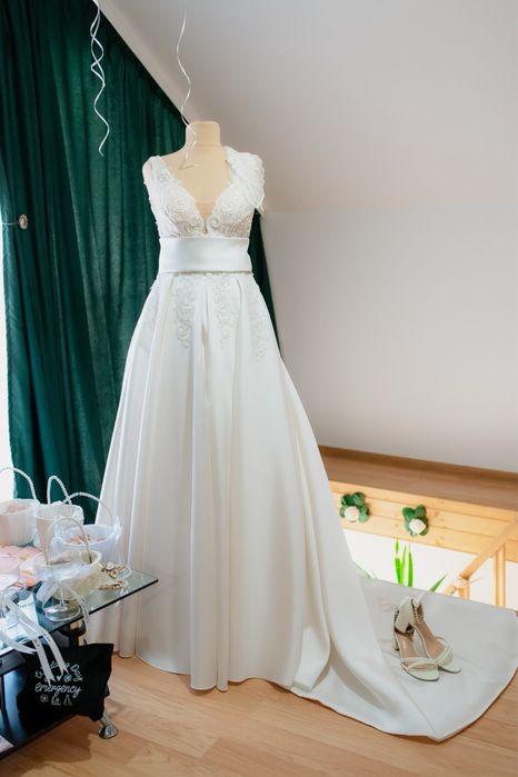 Vand rochie de mireasa