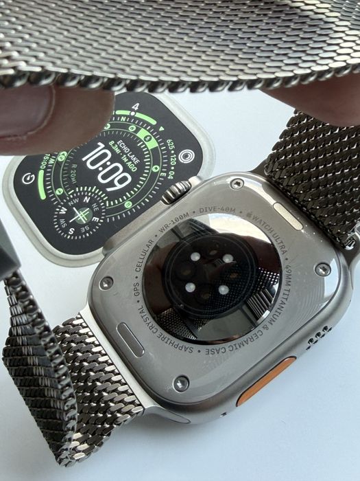 Apple Watch Ultra 3 Natural Titanium + Natural Titanium Milanese Loop GPS+Cellular 49mm