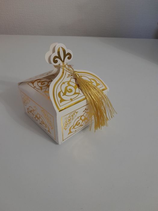 Продам подарочные коробки для той бастар бонбоньерки