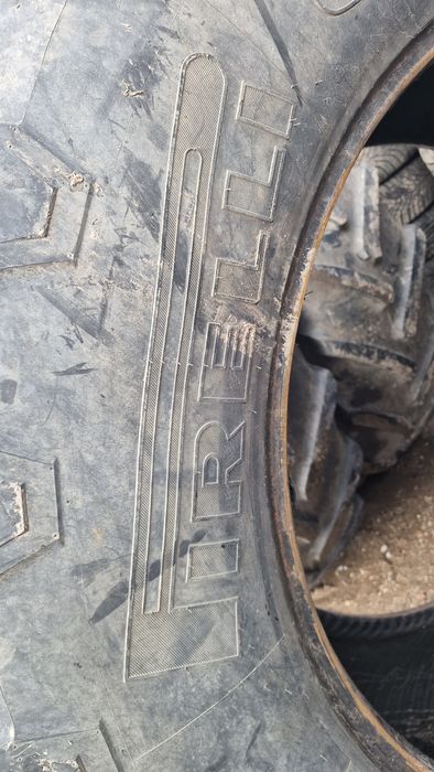 CAUCIUC tractor 650/65R38 marca Pirelli