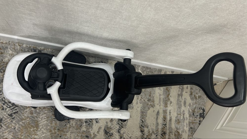 Машинка с ручкой