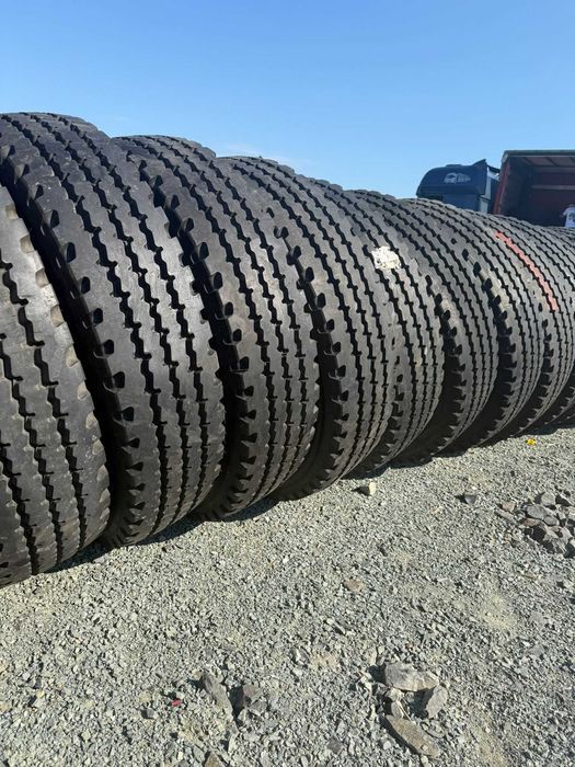 Anvelope remorca 10.00r20 10.00-20 Pirelli fara defecte set cu camera si guler
