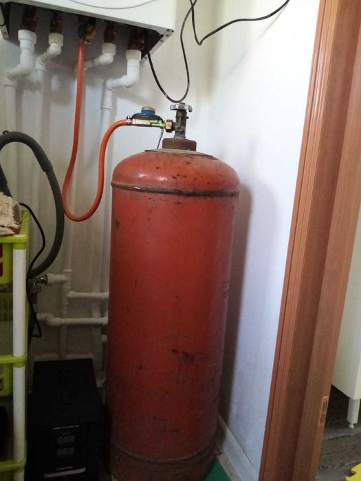 Vand butelie gaz  dimensiune mare