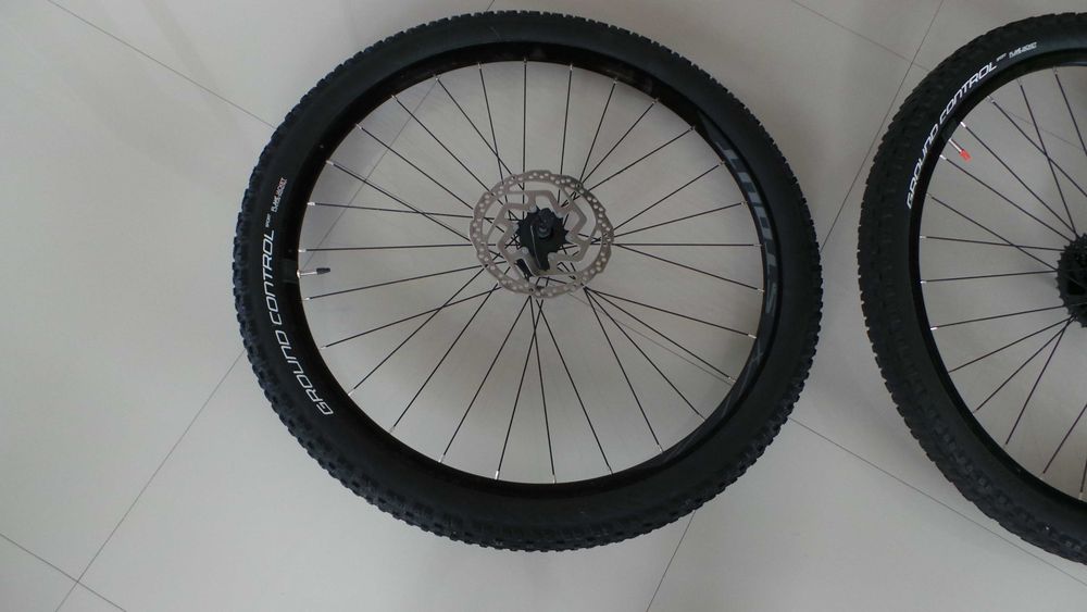 roti  bicicleta complete 29"/cu cauciucuri si disc