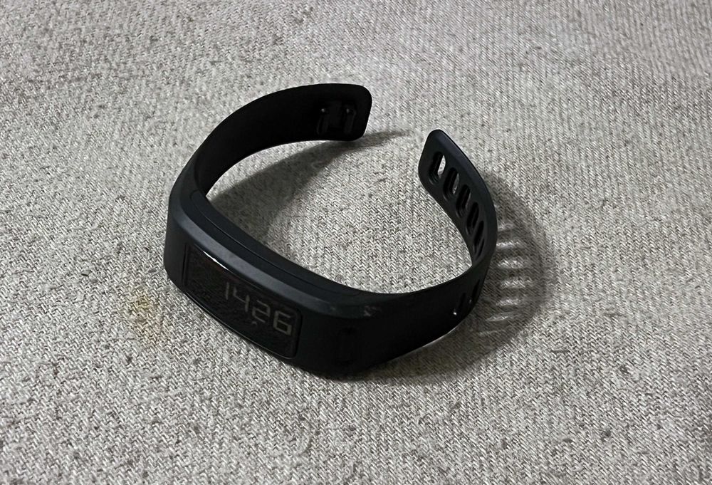 Bratara fitness Garmin Vivofit Original Functionala