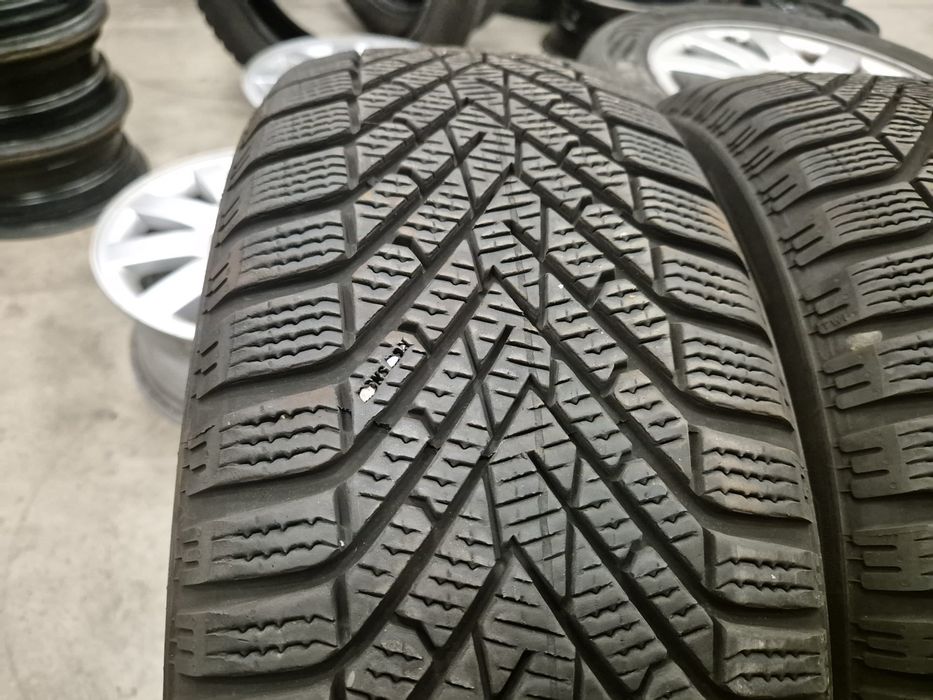 2 anvelope iarna Pirelli 205 55 16 stare foarte buna
