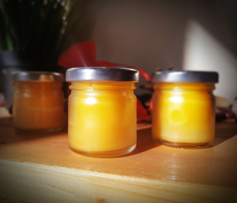 Мехлем с Невен, пчелен восък и зехтин. Без животински съставки