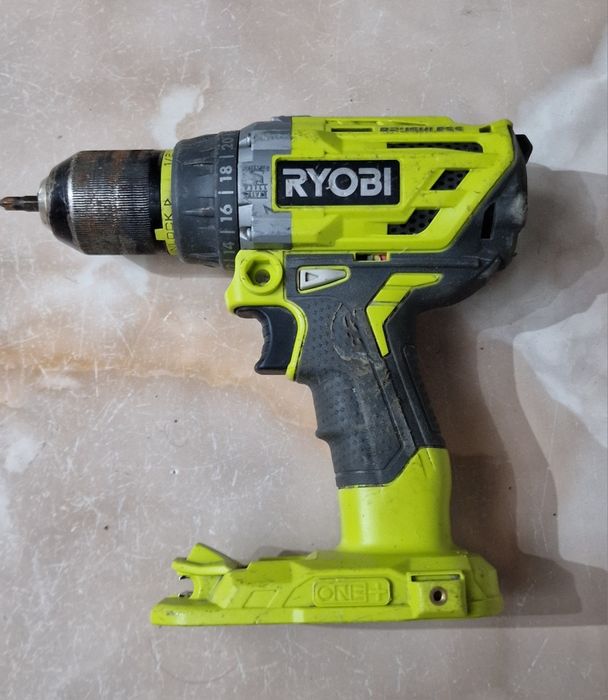 Bormașina ryobi se vinde