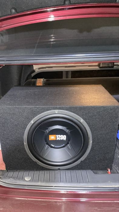 jbl 1200 uslitel sony 500 w