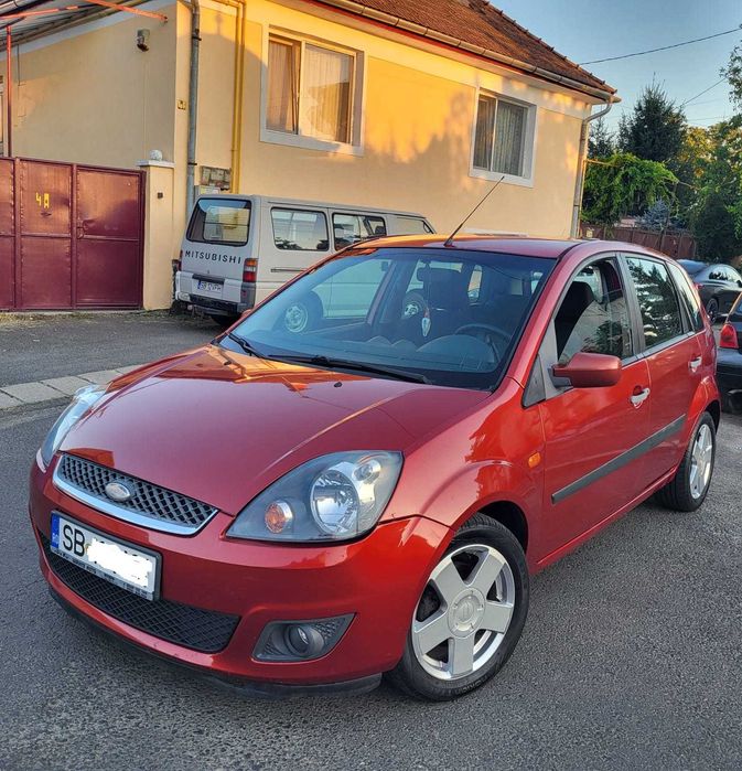 Ocazie 98000 km ford fiesta facelift 1.4 75 cp  consum 4% factura si garantie