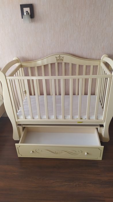 Продам детскую кроватку