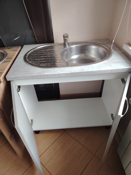 Продам кухонные тумбы мойки
