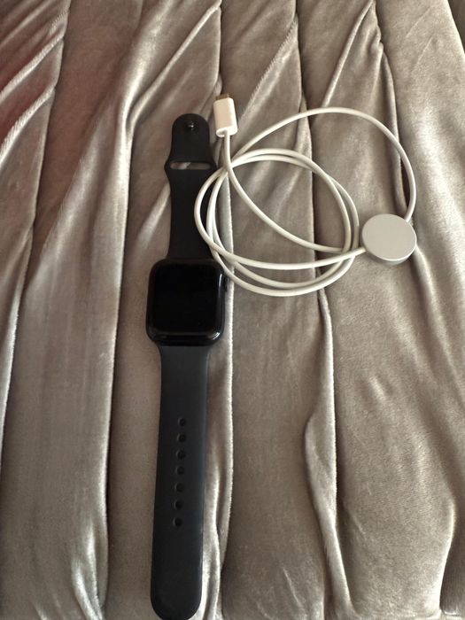 Apple watch series 8