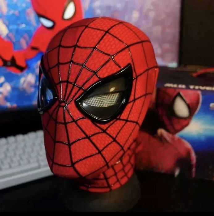 Реалистична Маска Спайдърмен Марвел с мигащи светещи очи дистанционно