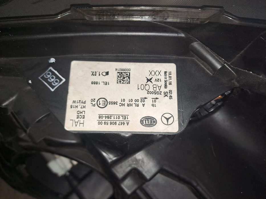 Mercedes Vito/ Viano фар десен