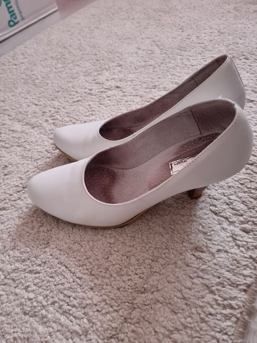 Български обувки от естествена кожа