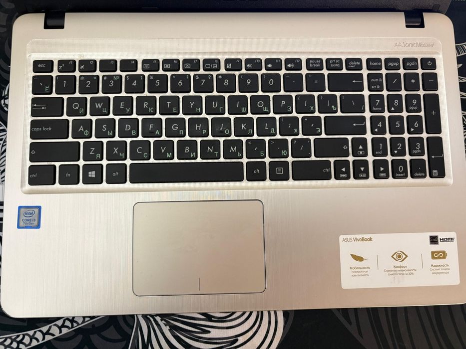 Продам ноутбук intel i3