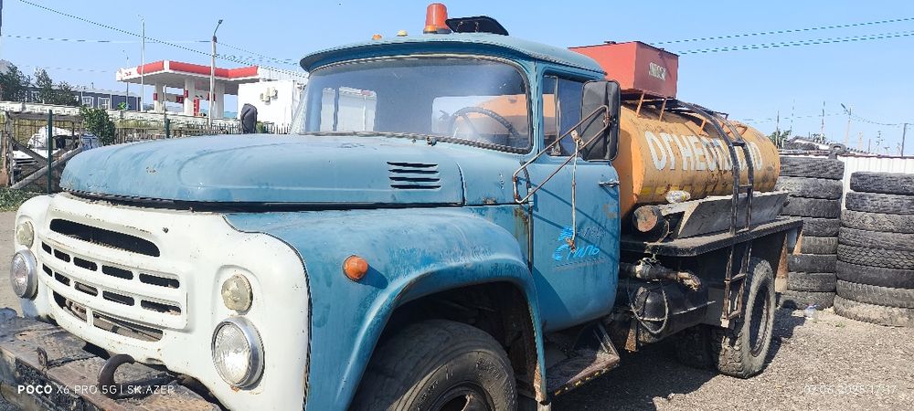 ЗИЛ 130 на полном ходу