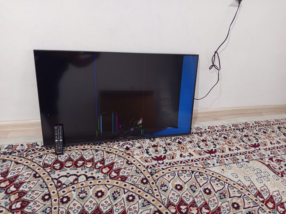 Продам телевизор Samsung Smart TV бу
