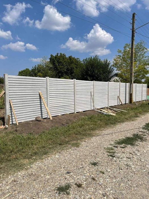 Garduri din beton comprimat Oferim montaj profesional si transport Luc