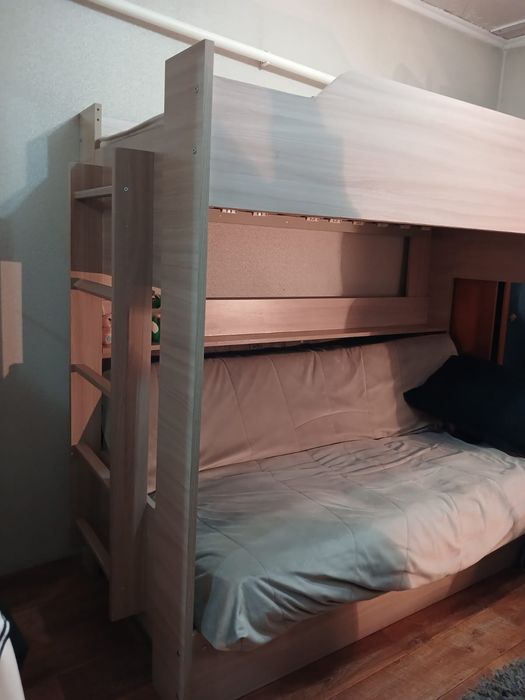 Кровать двухэтажная