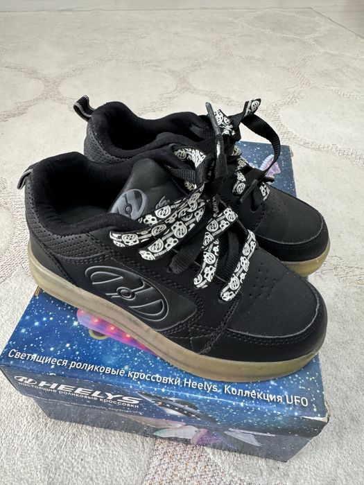 Роликовые кроссовки Heelys