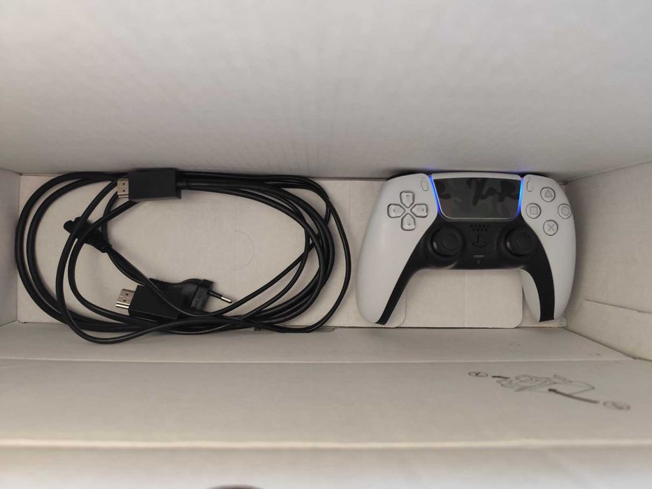 PS5 + FC26 в безупречно състояние