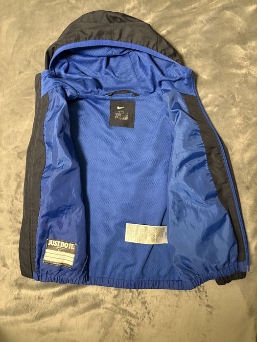 Преходно яке Nike