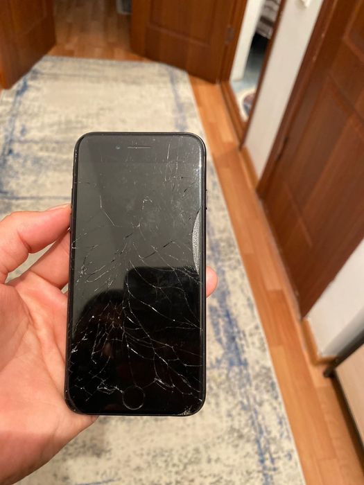 Айфон7 сатылады.