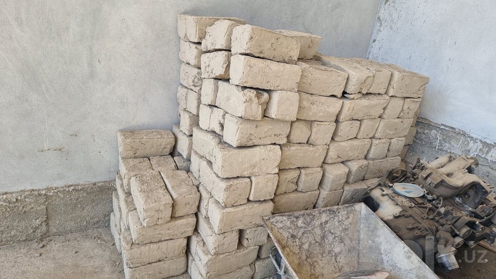 Loy blok sotiladi 220 dona narxi 2,500 soʻm