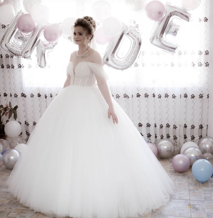 Vand rochie de mireasa