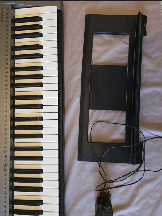 Vand orga electrica  Yamaha PSR E353