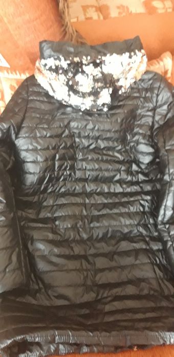 Продам демисезонную куртку