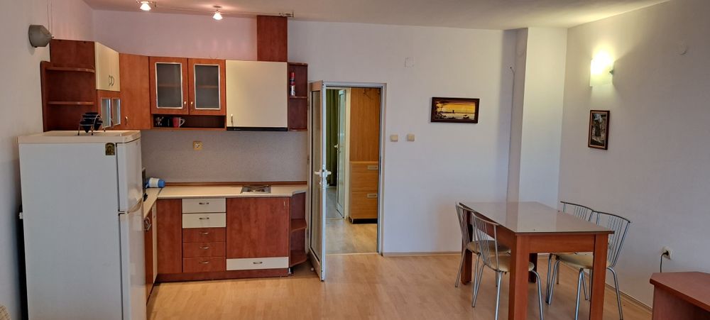 Дава се под наем Двустаен апартамент в Свети Влас - 65 кв.м за 400 € - Снимка #3