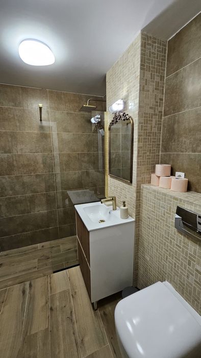 Inchiriez apartament 3 camere craiovita