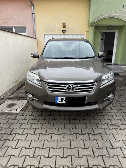 Se vinde Toyota rav4